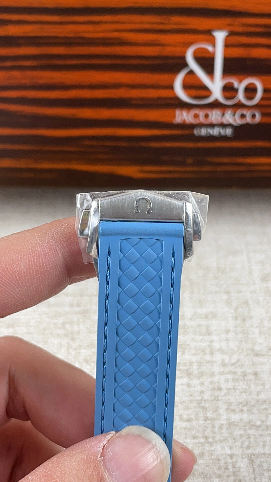 UrbanChic CBD Factory Omega Seamaster Aqua Terra 150M 41mm Summer Blue Teak Dial Smooth Bezel Light Blue Rubber Strap(220.12.41.21.03.008) 1:1 Super Clone – Dandong 8900 Movement 262